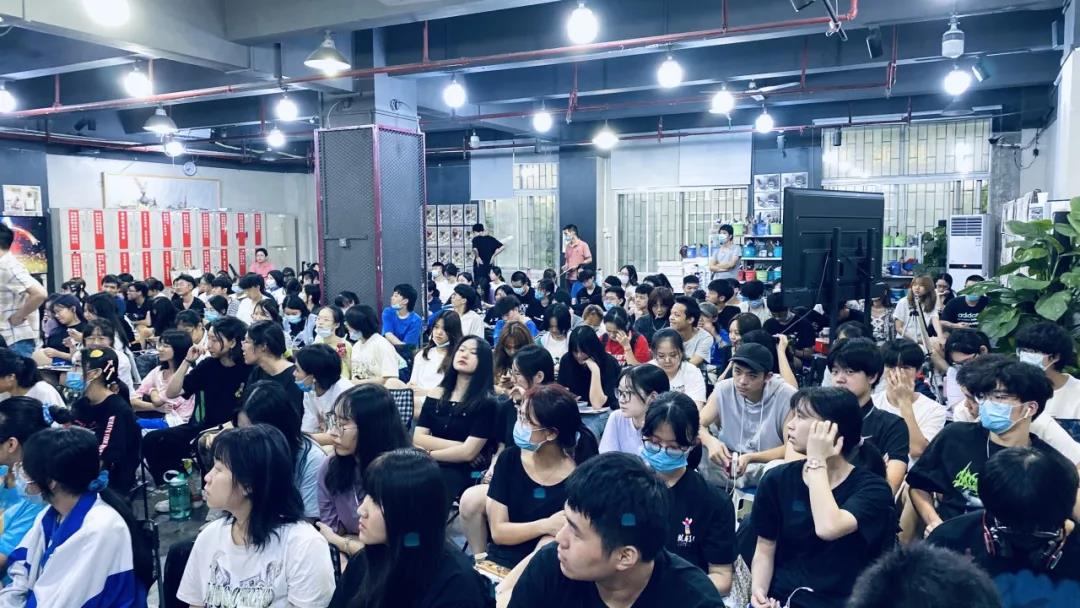 樹(shù)華畫(huà)室8月表彰大會(huì)